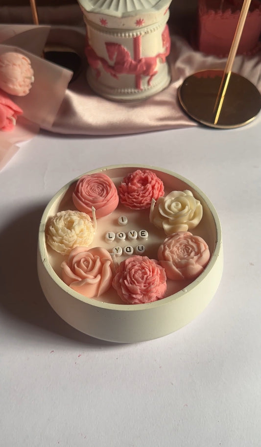 Personalised floral bowl with message